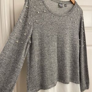 NWOT New York & Co Gray sweater with pearl detail
